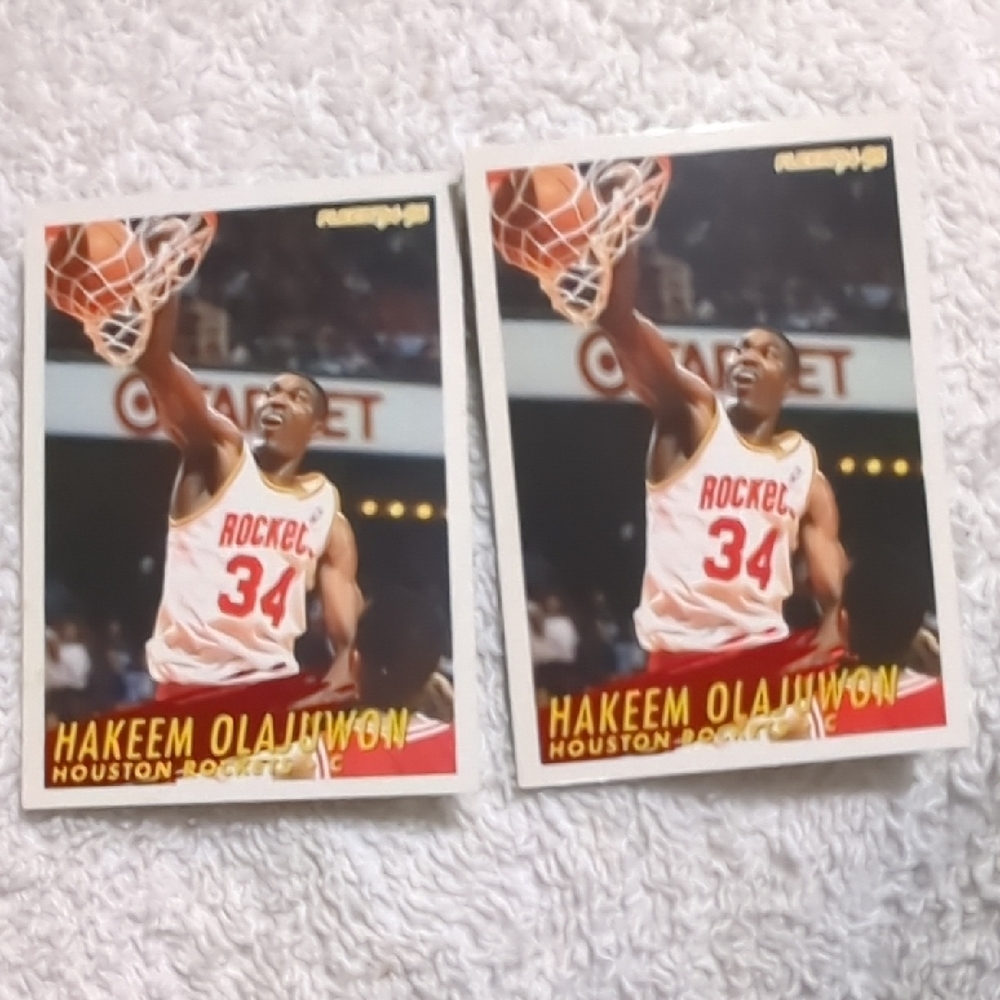 🏀(Lot Of 2) The 1994-95 Fleer Hakeem Olajuwon #85 Near Mint